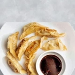 Pot Stickers (8 Pcs)